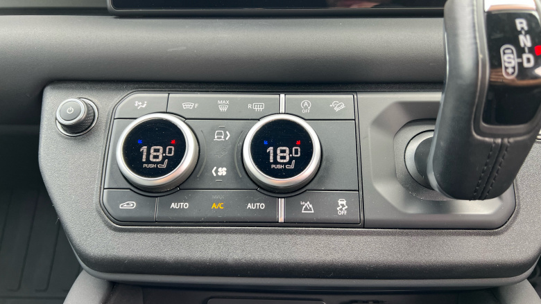 Land Rover Defender 2.0 P300 X-Dynamic SE 90 3dr Auto Petrol Estate